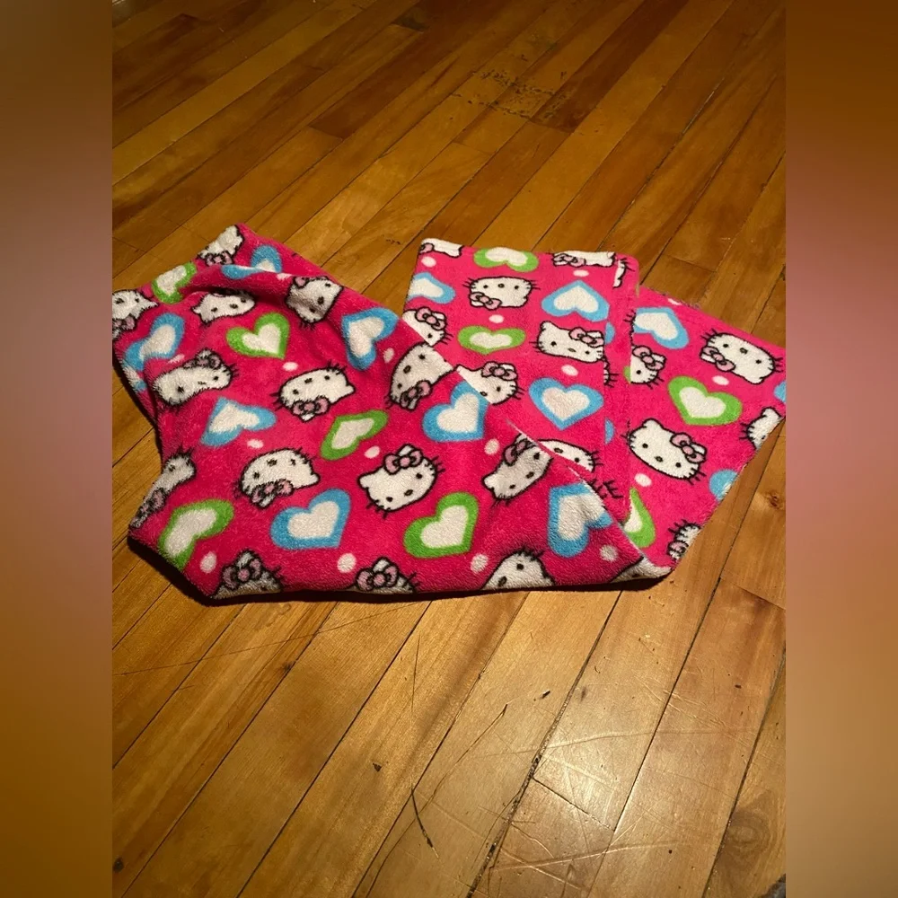 Hello Kitty - Picture 2 of 6